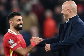 لا يكتفي بتسجيل الأهداف.. سلوت يشيد بالدور الجديد لـ«محمد صلاح»