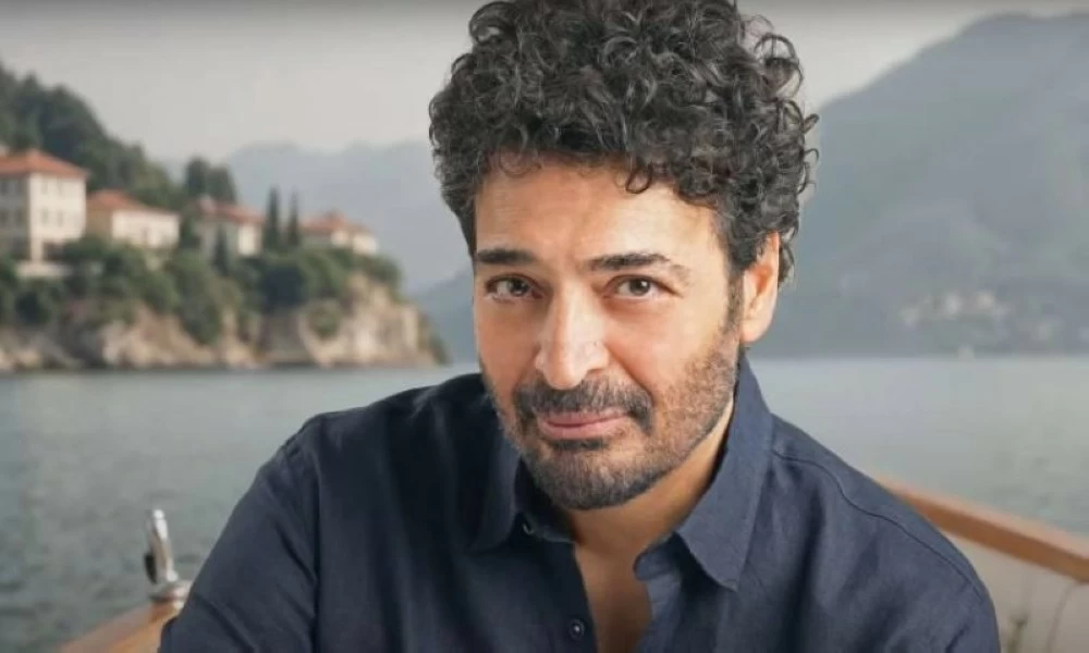 حميد الشاعري يعلن وفاة شقيقه الأكبر.. ويطلب من الجمهور الدعاء حميد الشاعري يعلن وفاة شقيقه الأكبر.. ويطلب من الجمهور الدعاء