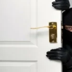 نام بعد السرقة.. فاستيقظ على كابوس الشرطة