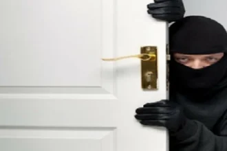 نام بعد السرقة.. فاستيقظ على كابوس الشرطة