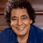 مدير أعمال محمد منير يكشف لـ«عكاظ» تطورات حالته الصحية.. ونقيب الموسيقيين يتواصل معه