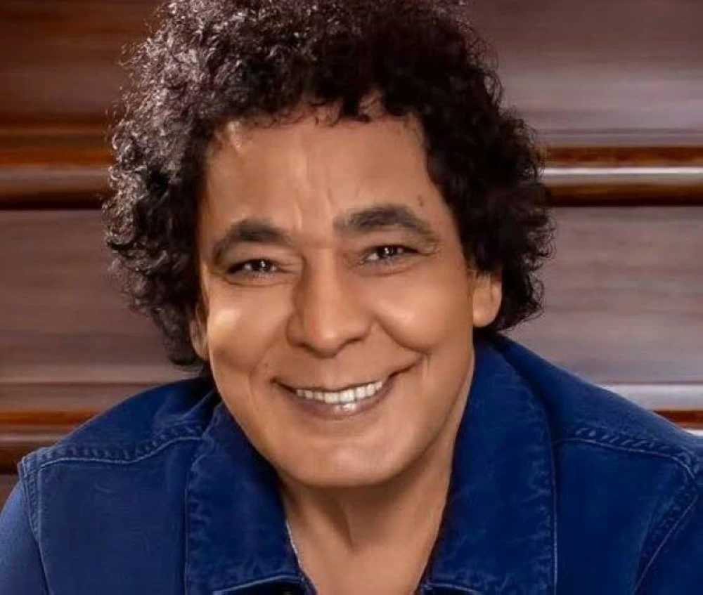 مدير أعمال محمد منير يكشف لـ«عكاظ» تطورات حالته الصحية.. ونقيب الموسيقيين يتواصل معه