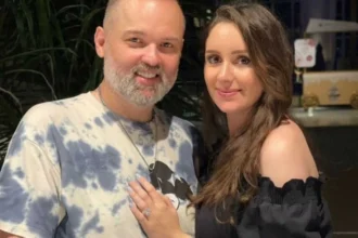 «نزيف داخلي وعناية مركزة».. أزمة صحية مفاجئة لزوجة محمد محمود عبدالعزيز