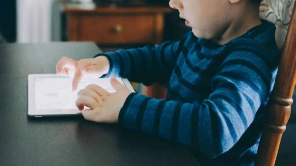 نهاية طفولة رقمية.. الدنمارك تحظر «التواصل» على الأطفال دون 15 عامًا! نهاية طفولة رقمية.. الدنمارك تحظر «التواصل» على الأطفال دون 15 عامًا!