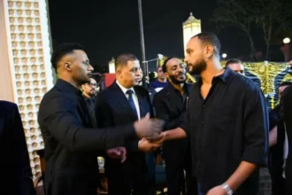 حضور كثيف من مشاهير الفن والإعلام في عزاء والد محمد رمضان