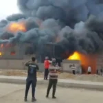 مصر: نيران تلتهم مصنع أحبار في السادات و10 سيارات إطفاء تتصدى للحريق