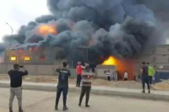 مصر: نيران تلتهم مصنع أحبار في السادات و10 سيارات إطفاء تتصدى للحريق