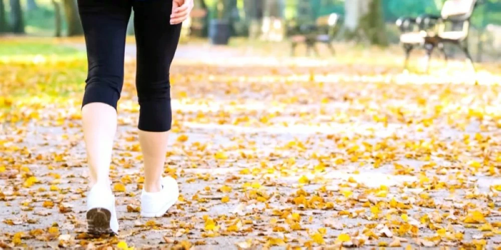 فوائد المشي صباحاً: