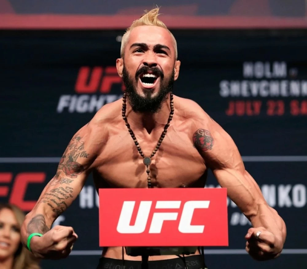 العثور على مقاتل برازيلي سابق ميتاً في سجن فلوريدا