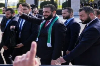 «بحبّك».. صرخة حلبي تربك أجواء البيت الأبيض