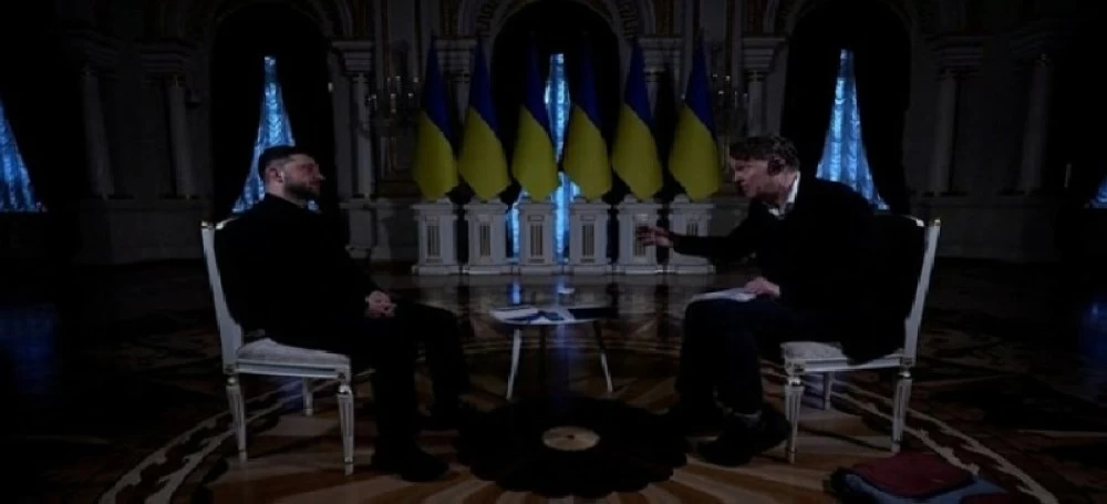 هل قطع زيلينسكي الكهرباء مرتين خلال حواره مع «الغارديان»؟