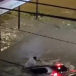 من سقف السيارة إلى قنوات الصرف.. قصة نجاة سائق ابتلعته فيضانات البرازيل