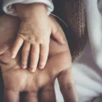 روسي يغير اسمه سنوياً لتجنب دفع نفقة أطفاله!