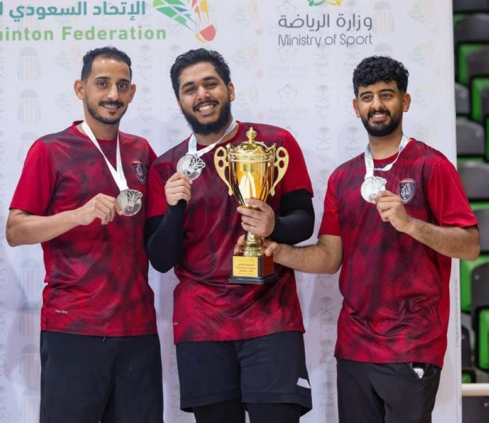 الريشة الطائرة.. ذهب للأخدود وفضية للفاروق الريشة الطائرة.. ذهب للأخدود وفضية للفاروق