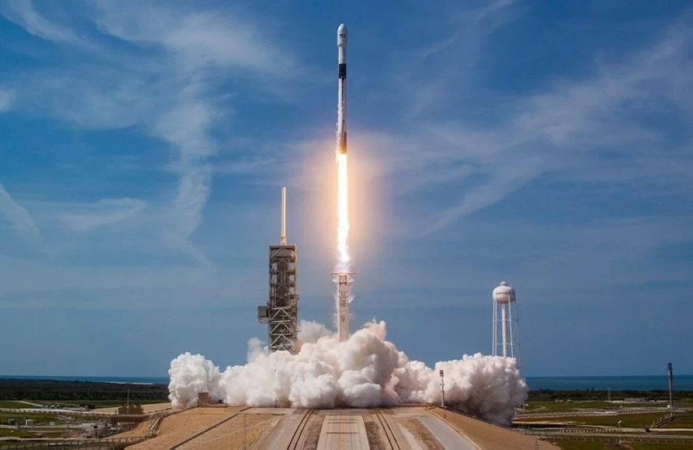 «سبيس إكس» تطلق مجموعة جديدة من أقمار «ستارلينك» إلى الفضاء «سبيس إكس» تطلق مجموعة جديدة من أقمار «ستارلينك» إلى الفضاء