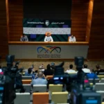 رينارد يوقف مؤتمره الصحفي فور سماعه أذان المغرب