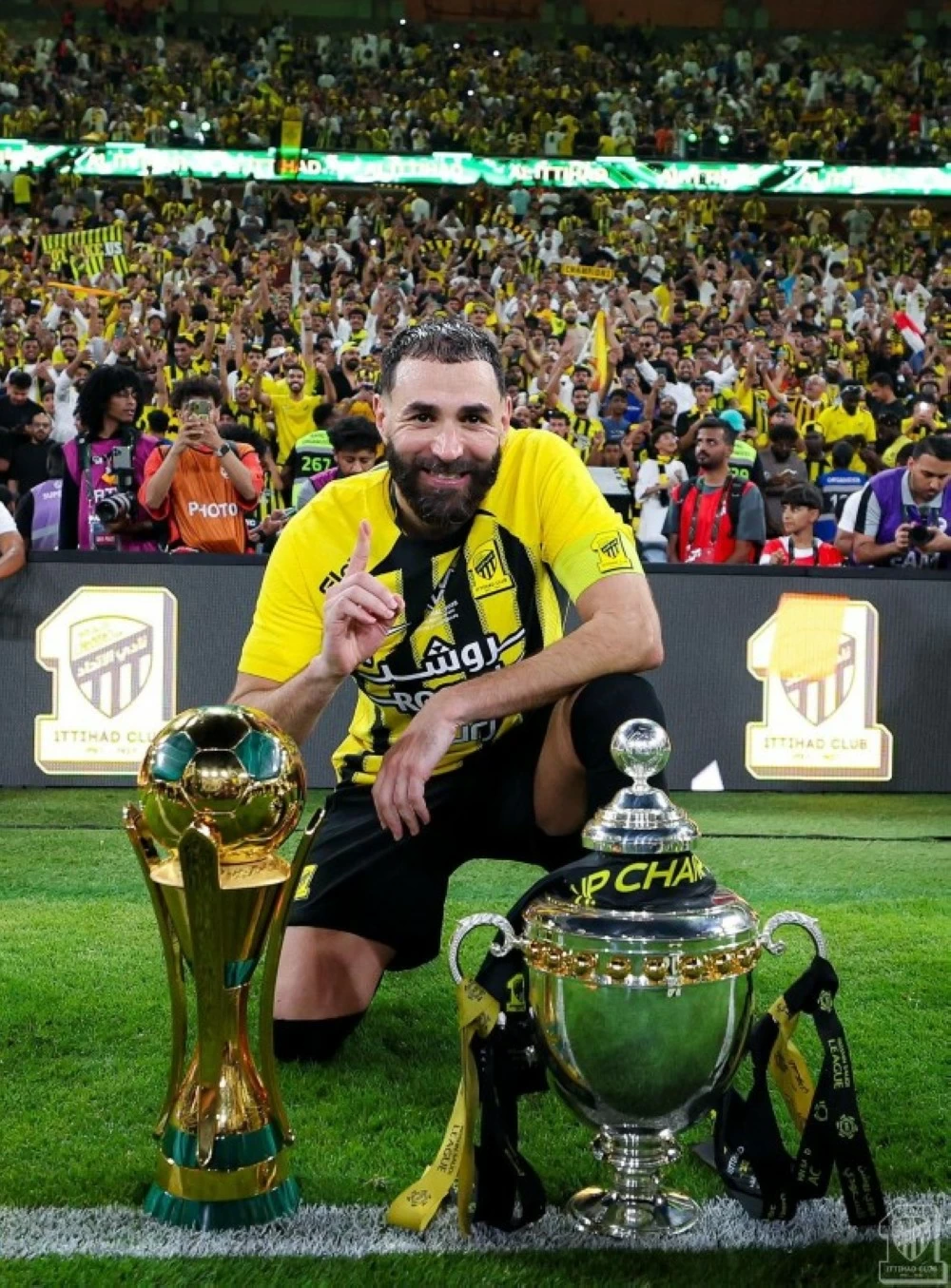 مصادر «عكاظ»: الاتحاد يرغب في تمديد عقد بنزيما لـ2028 مصادر «عكاظ»: الاتحاد يرغب في تمديد عقد بنزيما لـ2028