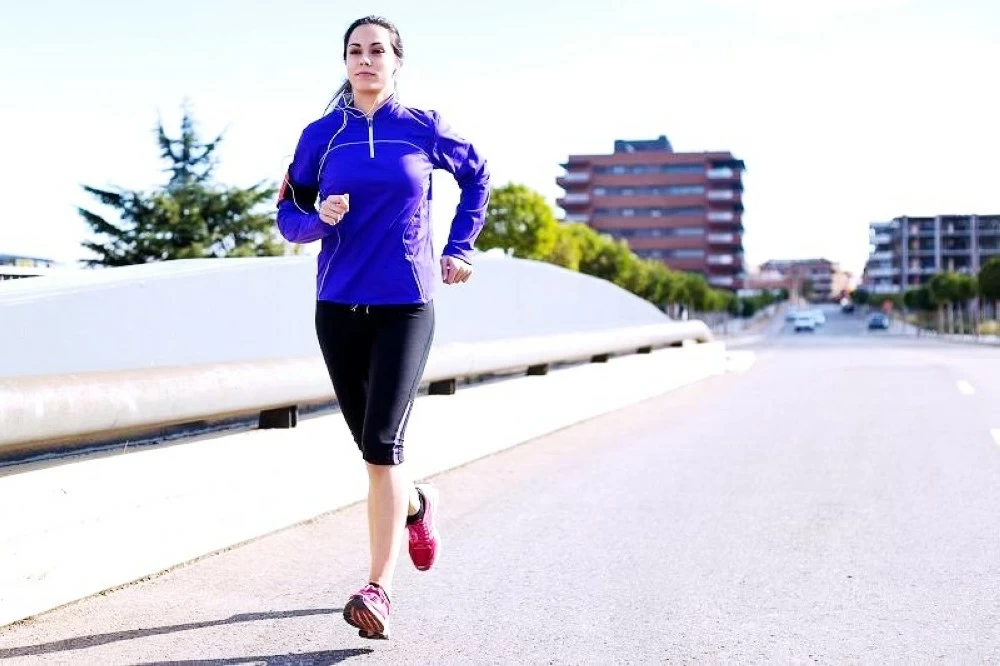 فوائد المشي السريع: