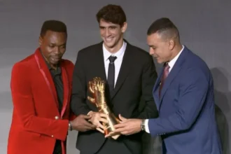 قفاز بونو الأفضل في أفريقيا