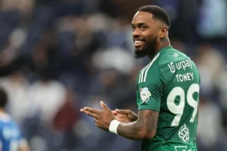 تقارير: إيفان توني يبلغ الأهلي برغبته في الرحيل