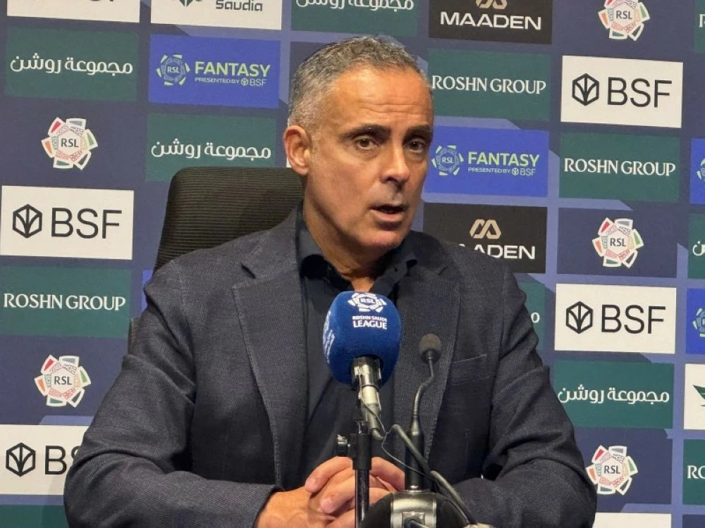 غوميز: اندفاع اللاعبين بعد طرد الهلال لم يكن بتوجيهٍ مني.. وكنّا نستحق الخروج بنقطة غوميز: اندفاع اللاعبين بعد طرد الهلال لم يكن بتوجيهٍ مني.. وكنّا نستحق الخروج بنقطة