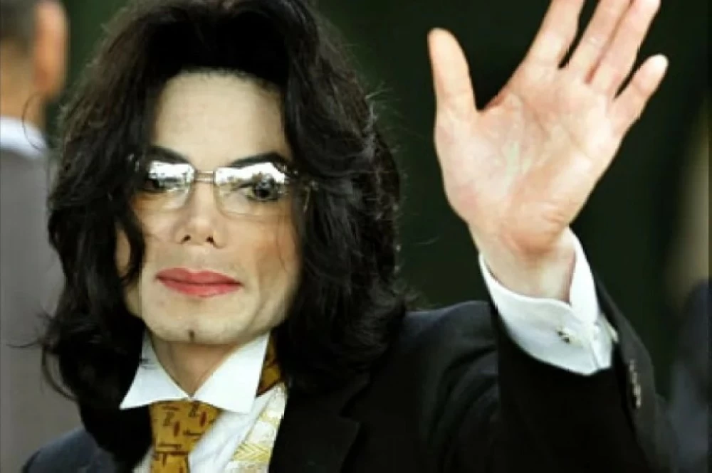 ألغاز تقرير تشريح مايكل جاكسون تعود بعد 16 عاماً ألغاز تقرير تشريح مايكل جاكسون تعود بعد 16 عاماً
