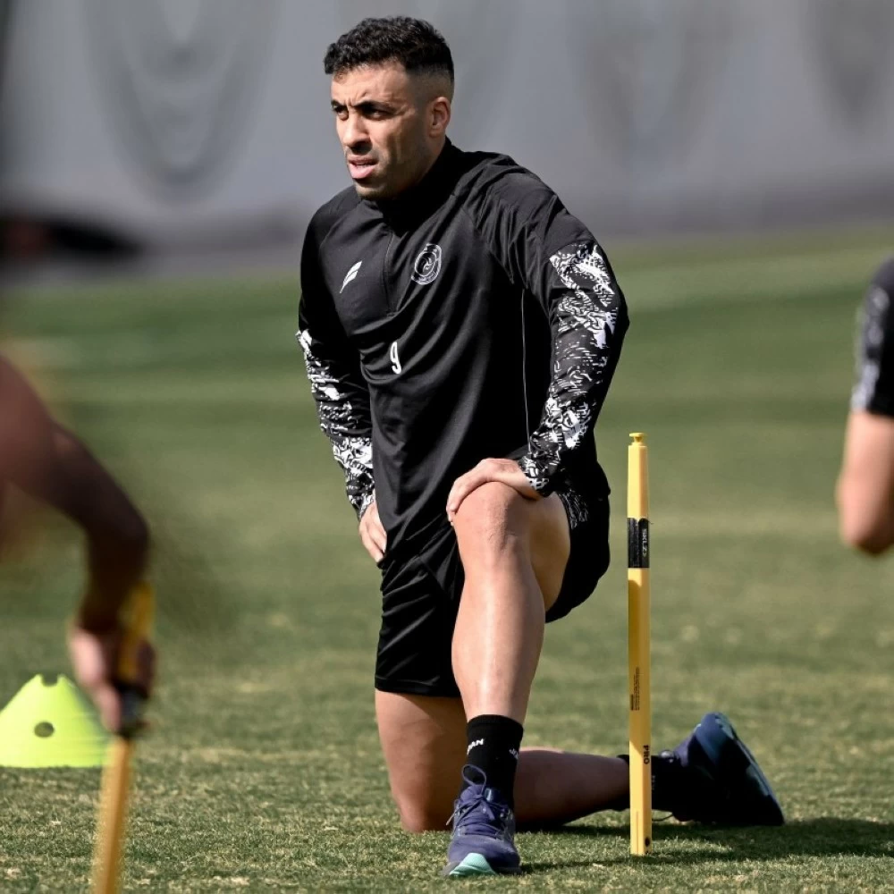 عبدالرزاق حمدالله عينه على شباك الاتحاد