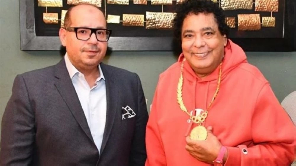 تقديراً لمسيرته الفنيّة.. «قلادة العظماء» لمحمد منير