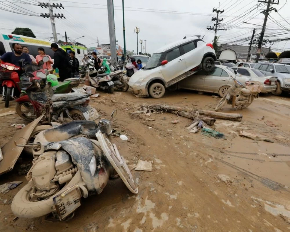 3 دول آسيوية تواجه أسوأ فيضانات.. والوفيات تتجاوز 350 3 دول آسيوية تواجه أسوأ فيضانات.. والوفيات تتجاوز 350