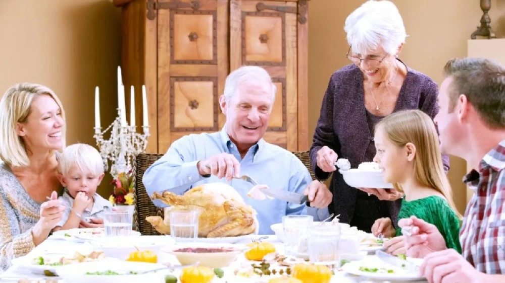 فوائد الجلوس مع العائلة:   