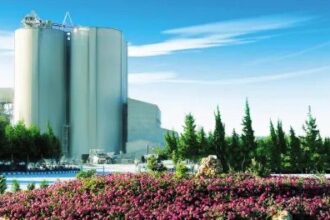 مصدر مطلع في شركة لافارج الإسمنت: مباشرة إجراءات بيع جزء من قطع الأراضي المملوكة لها في منطقة الفحيص