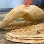 الحكومة تثبت أسعار الخبز حتى نهاية 2026