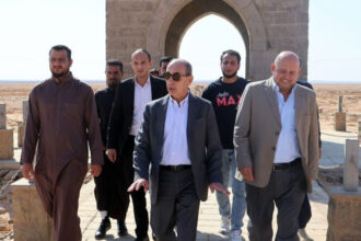 وزير الإدارة المحلية يتفقد بلديتي الصفاوي والمفرق