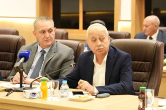 ‘صناعة عمان’ تبحث معيقات القطاع الصناعي ذات العلاقة بعمل وزارة ‘البيئة’