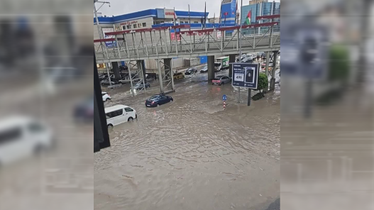 أمانة عمان: ربط المزاريب بمناهل الصرف سبب ارتفاع المياه بالشميساني أمانة عمان: ربط المزاريب بمناهل الصرف سبب ارتفاع المياه بالشميساني