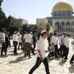 مستوطنون يقتحمون الأقصى والاحتلال يهدم منشآت تجارية بالقدس والخليل​ 