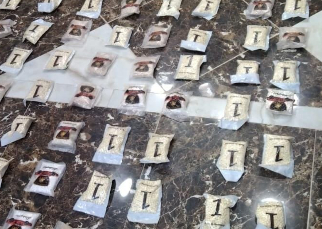 القوات المسلحة تحبط محاولة تهريب كمية من المواد المخدرة بواسطة بالونات القوات المسلحة تحبط محاولة تهريب كمية من المواد المخدرة بواسطة بالونات