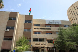 السياحة تعزز تعاونها مع السوق الأذري لاستقطاب المزيد من السياح للأردن