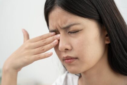 عادة بسيطة تقلل أحد أعراض الحساسية الموسمية