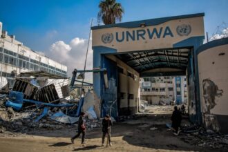 الأونروا تدير 70 ملجأ لإيواء عشرات الآلاف من النازحين في غزة​ 