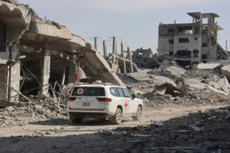 مكتب نتنياهو: تسلمنا 3 جثث لمحتجزين إسرائيليين في غزة من الصليب الأحمر​ 