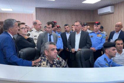 وزير الداخلية يفتتح غرفة إدارة العمليات الحدودية المتكاملة في معبر وادي عربة