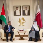 رئيس الوزراء يلتقي رئيس مجلس الوزراء ووزير الخارجيَّة القطري في الدَّوحة