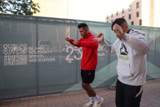 لاعبا منتخب الملاكمة حسين وزياد عشيش يبدأن تدريباتهما في الرياض