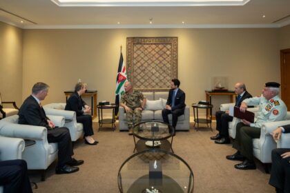 الملك يستقبل وزيرة الخارجية البريطانية