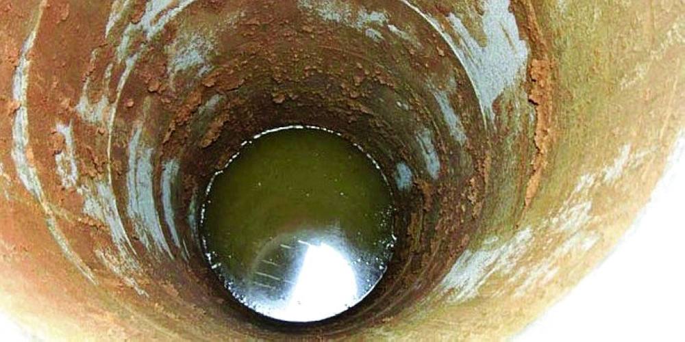 “الدفاع المدني” يجدد تحذيره من خطورة تنظيف آبار المياه بالطرق التقليدية “الدفاع المدني” يجدد تحذيره من خطورة تنظيف آبار المياه بالطرق التقليدية