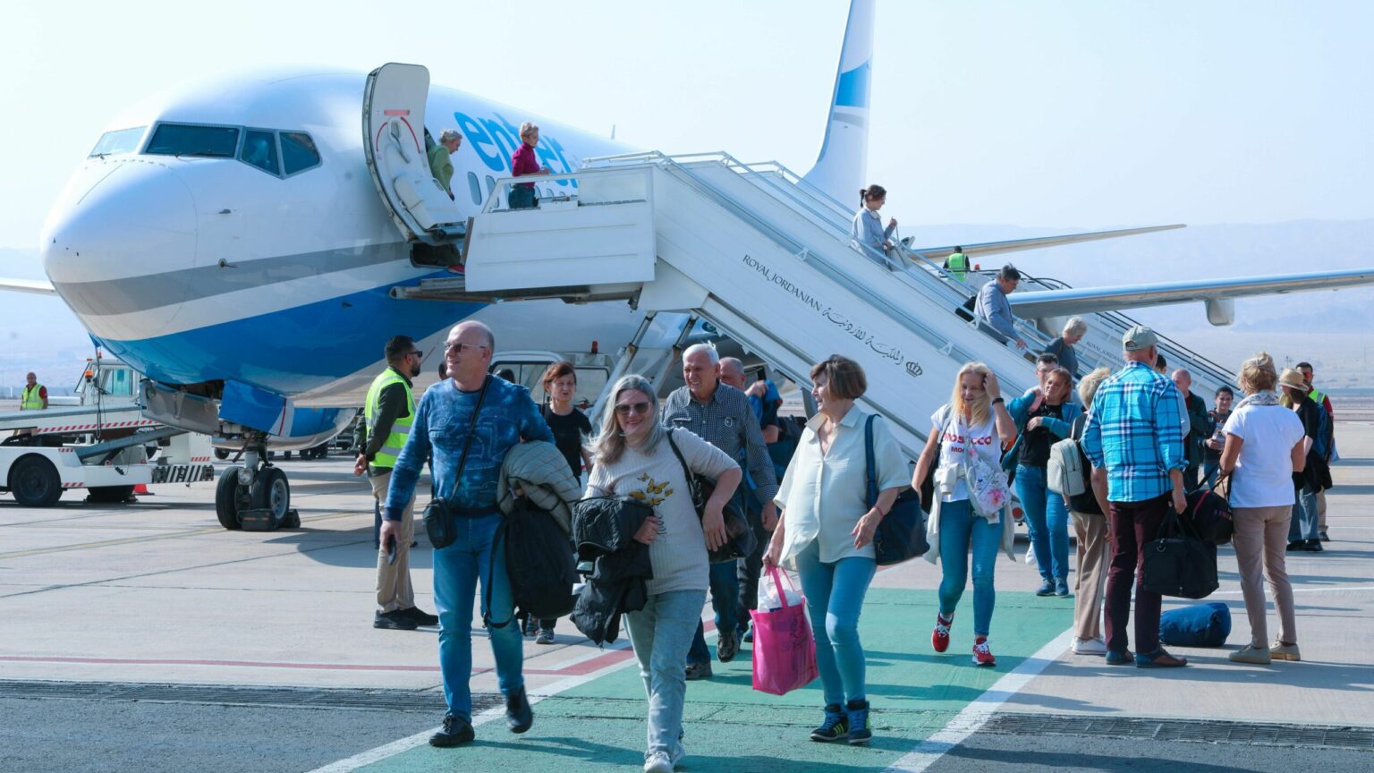 أولى الرحلات الجوية العارضة من بولندا تحط في مطار الملك حسين بالعقبة أولى الرحلات الجوية العارضة من بولندا تحط في مطار الملك حسين بالعقبة