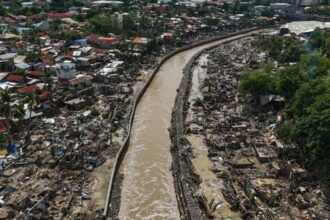 الرئيس الفلبيني يعلن حالة طوارئ بعد مقتل 140 شخصًا بسبب إعصار كالمايغي