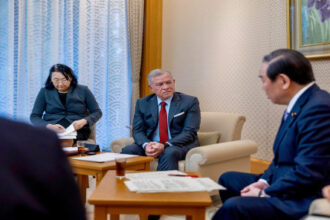 الملك يعقد لقاءات مع قادة في البرلمان الياباني في طوكيو