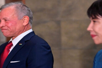 الملك يلتقي رئيسة الوزراء اليابانية